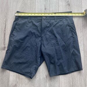 Vuori Aim Men's Chino Shorts Grey Sz 32 Lounge Pockets Classic Golf Travel